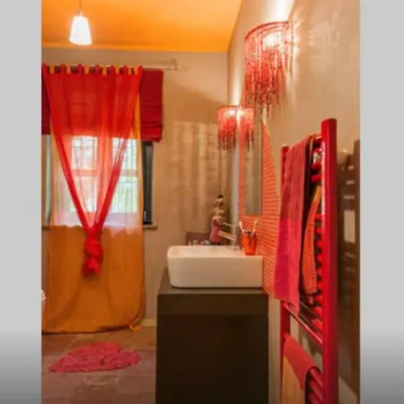 Piscina E Relax Nelle Langhe Gaia 别墅