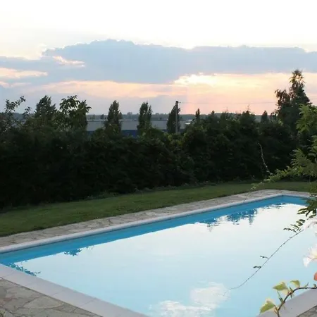 Piscina E Relax Nelle Langhe Gaia 别墅 Sanfre