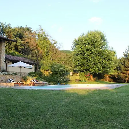 Piscina E Relax Nelle Langhe Gaia