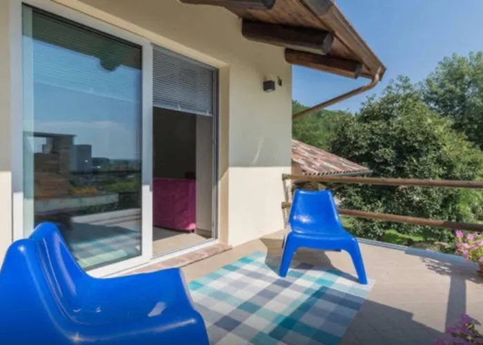Piscina E Relax Nelle Langhe Gaia Vila