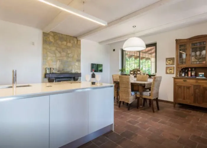Piscina E Relax Nelle Langhe Gaia