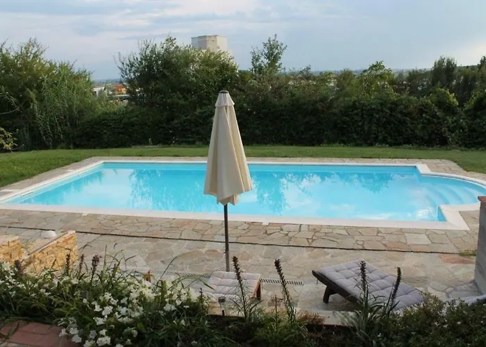 Piscina E Relax Nelle Langhe Gaia Vila