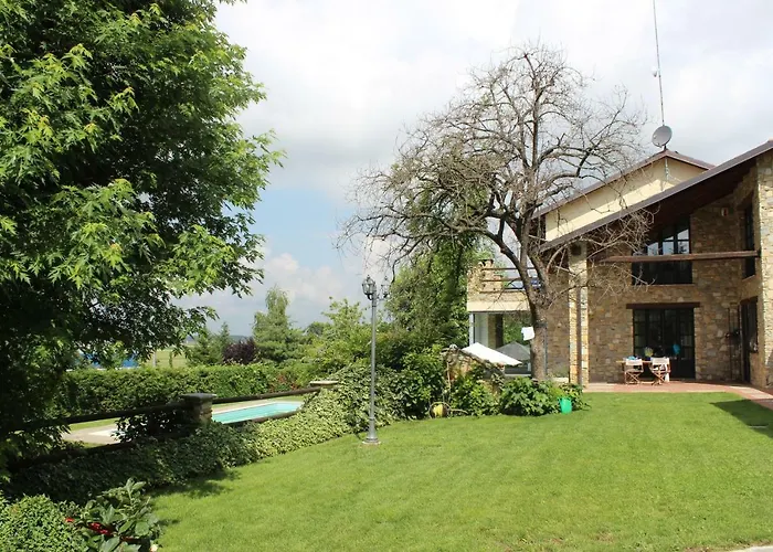 Piscina E Relax Nelle Langhe Gaia Vila Sanfre